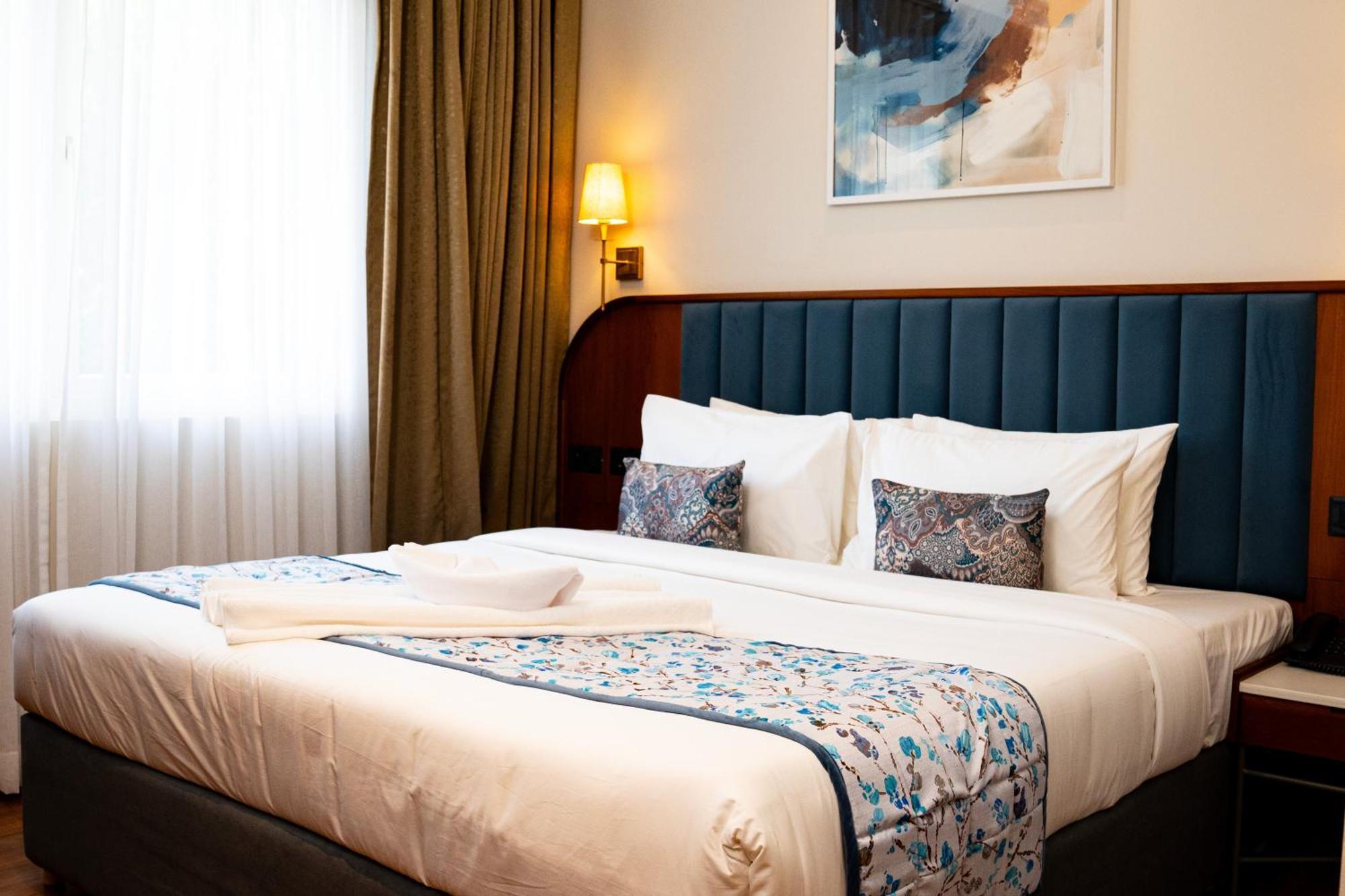 Kochi Hotel Benhur מראה חיצוני תמונה